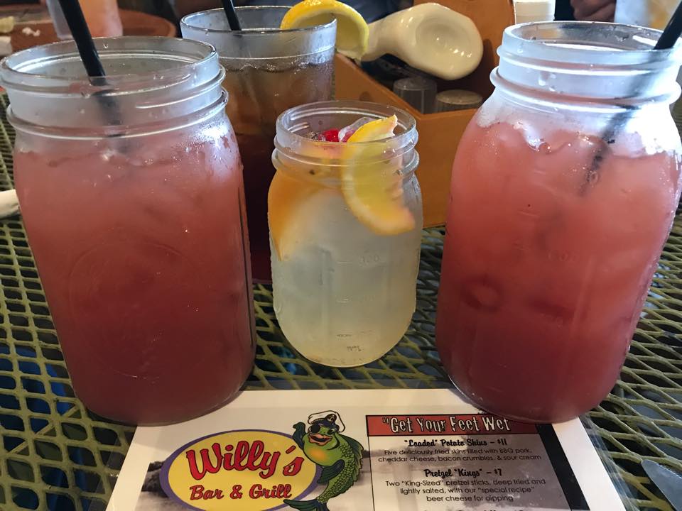 Willy’s Bar and Grill:  Knoxville, TN